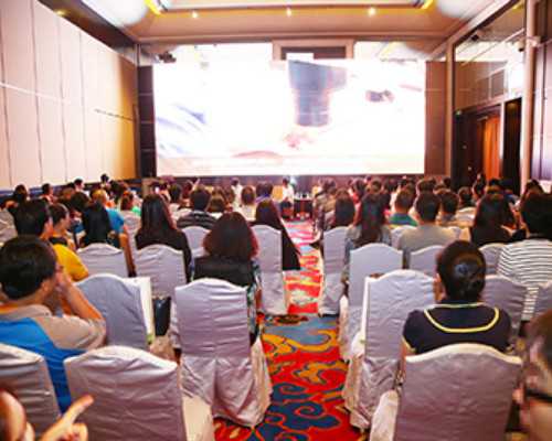 育儿压力太大，宝妈产后脱发该怎么调理？